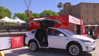 Catalunya incearca sa atraga prima fabrica Tesla în Europa